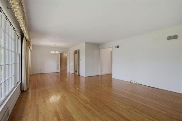 8128 Juniper Drive, Prairie Village, KS 66208