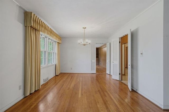 8128 Juniper Drive, Prairie Village, KS 66208