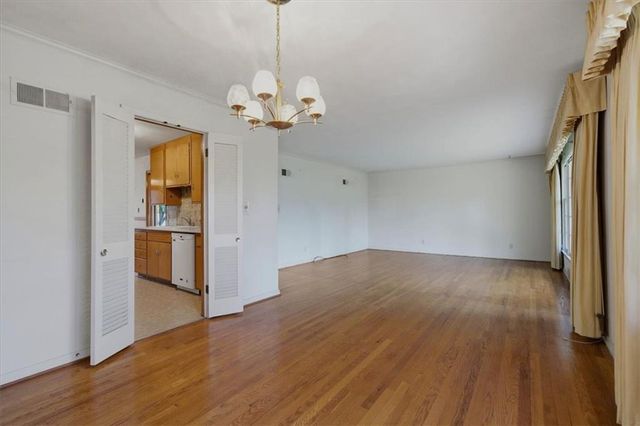 8128 Juniper Drive, Prairie Village, KS 66208
