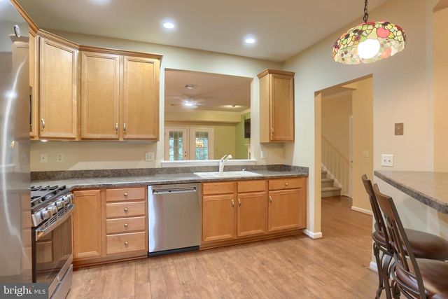 708 CREEKSIDE DR, Hummelstown, PA 17036