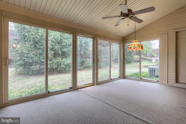 708 CREEKSIDE DR, Hummelstown, PA 17036