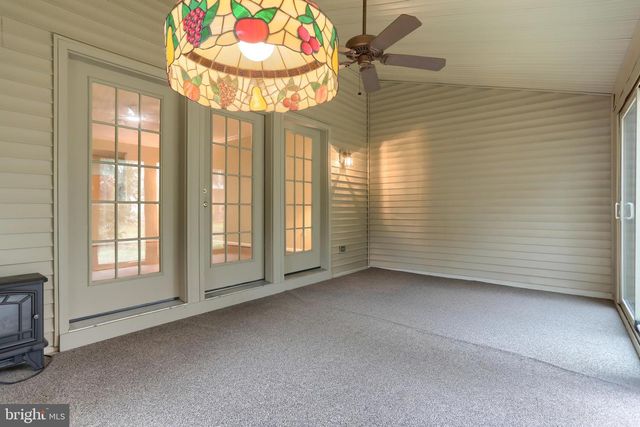 708 CREEKSIDE DR, Hummelstown, PA 17036