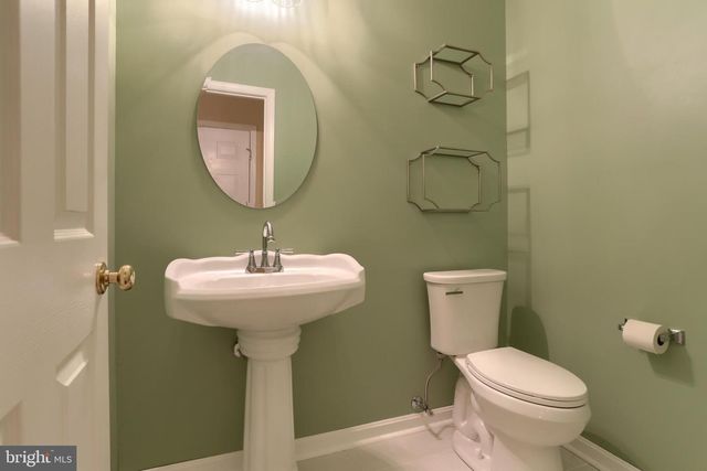 708 CREEKSIDE DR, Hummelstown, PA 17036