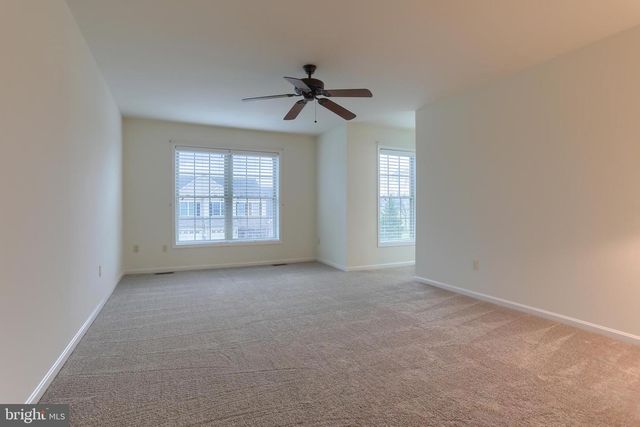 708 CREEKSIDE DR, Hummelstown, PA 17036