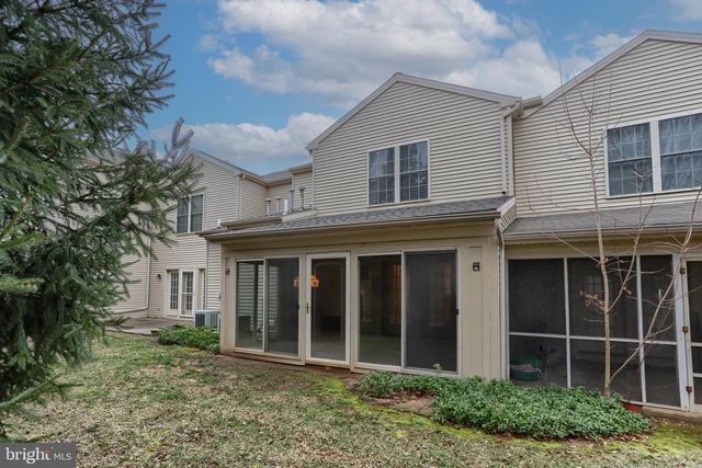 708 CREEKSIDE DR, Hummelstown, PA 17036