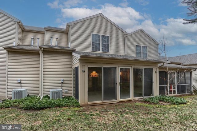 708 CREEKSIDE DR, Hummelstown, PA 17036