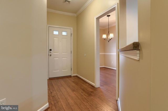 708 CREEKSIDE DR, Hummelstown, PA 17036