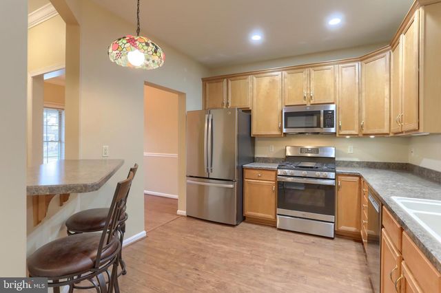 708 CREEKSIDE DR, Hummelstown, PA 17036