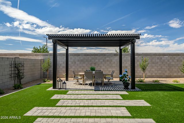 17535 W SOUTHGATE Avenue, Goodyear, AZ 85338