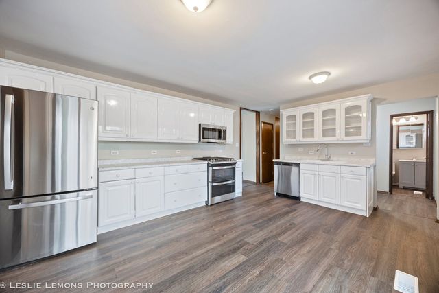 16400 Sherwood Drive, Orland Park, IL 60462