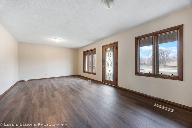 16400 Sherwood Drive, Orland Park, IL 60462