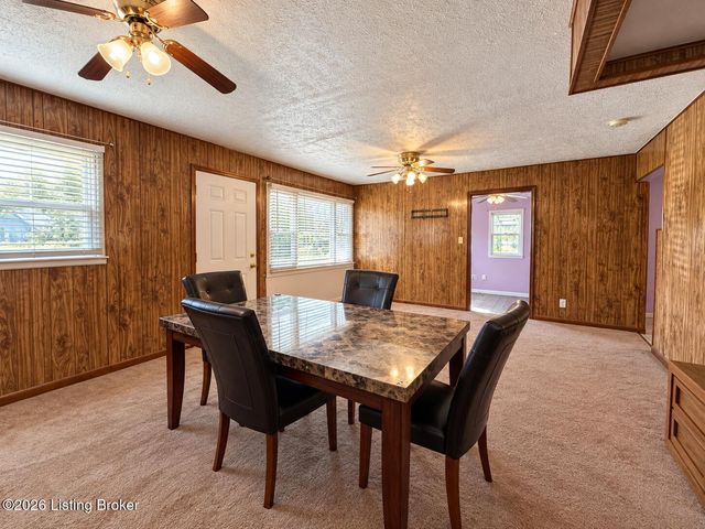 7313 Betsy Ross Dr, Louisville, KY 40272