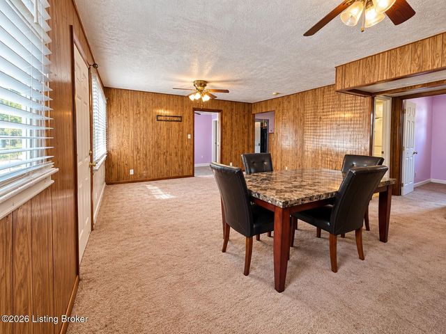7313 Betsy Ross Dr, Louisville, KY 40272