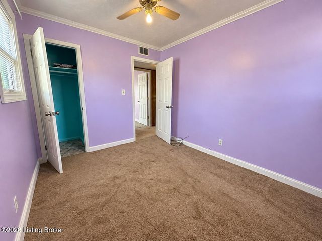 7313 Betsy Ross Dr, Louisville, KY 40272