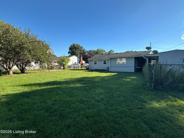 7313 Betsy Ross Dr, Louisville, KY 40272