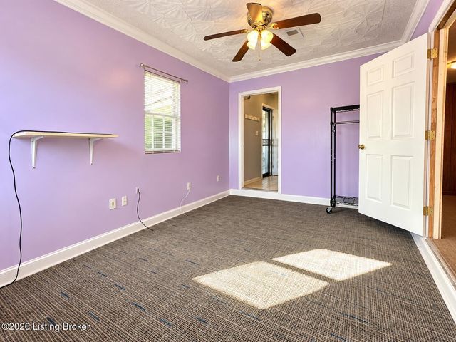 7313 Betsy Ross Dr, Louisville, KY 40272