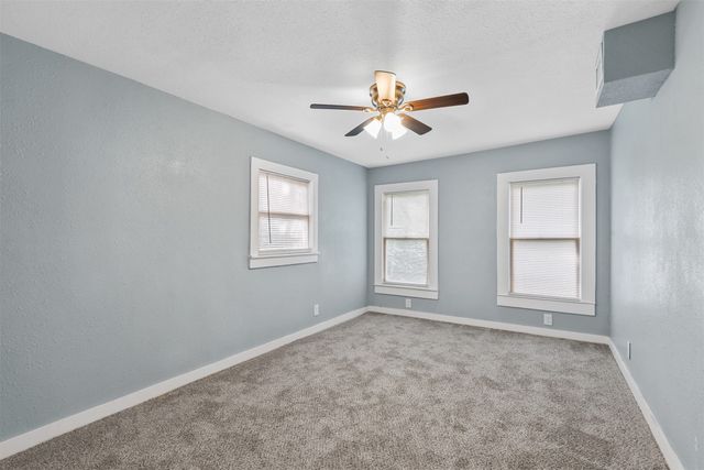 207 W Heard Street, Cleburne, TX 76033
