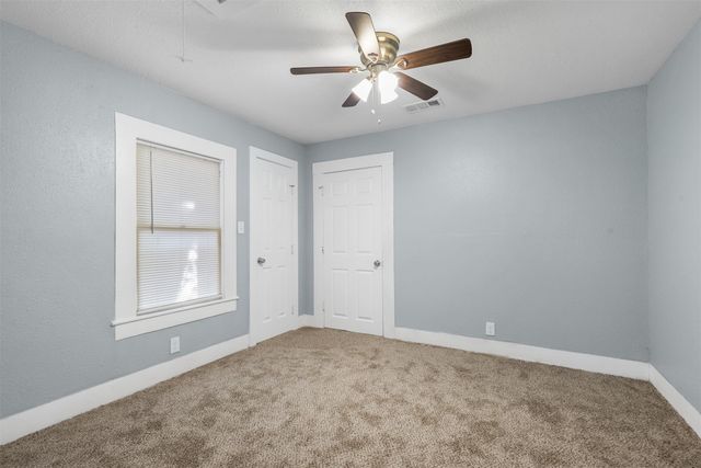207 W Heard Street, Cleburne, TX 76033