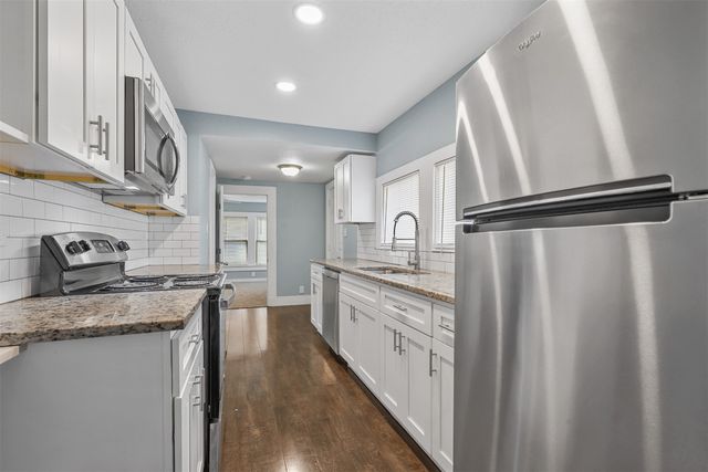 207 W Heard Street, Cleburne, TX 76033