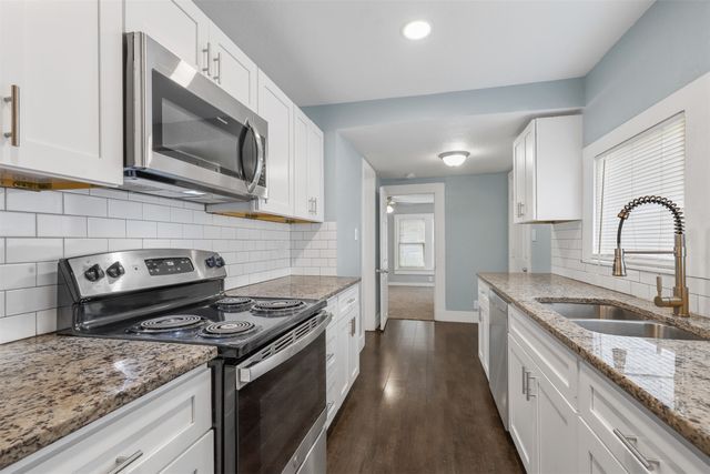 207 W Heard Street, Cleburne, TX 76033