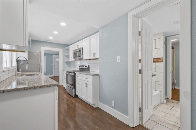 207 W Heard Street, Cleburne, TX 76033