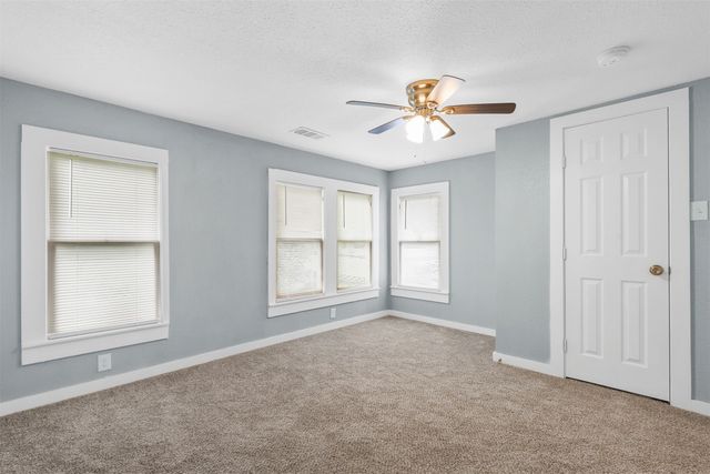 207 W Heard Street, Cleburne, TX 76033