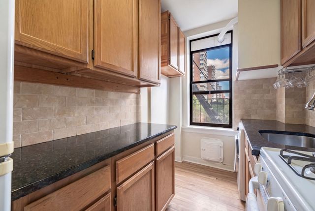 3115 Broadway Apt 52, New York City, NY 10027