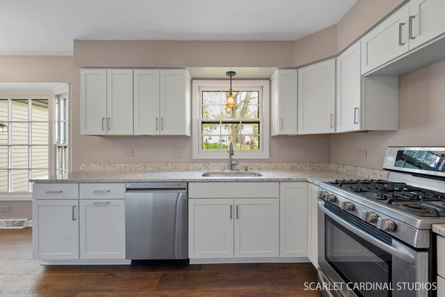 907 Secretariat Drive, Naperville, IL 60540