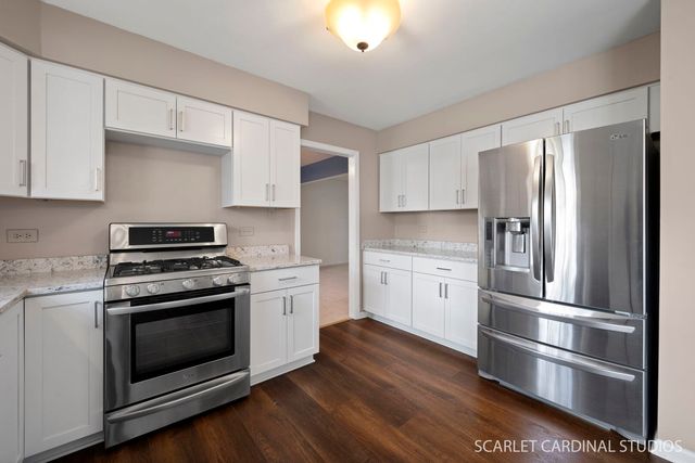 907 Secretariat Drive, Naperville, IL 60540