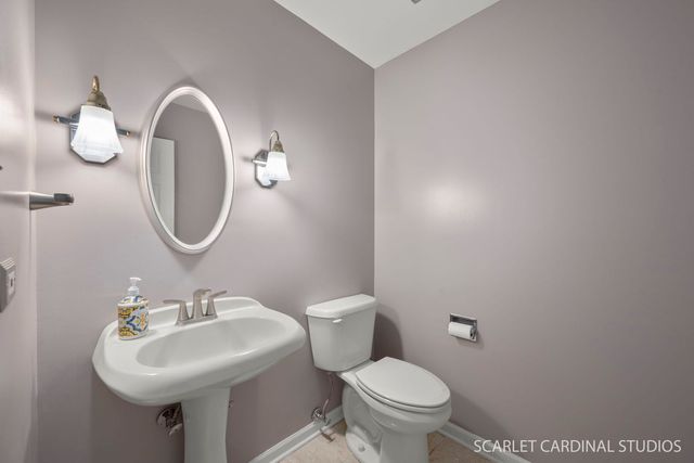 907 Secretariat Drive, Naperville, IL 60540