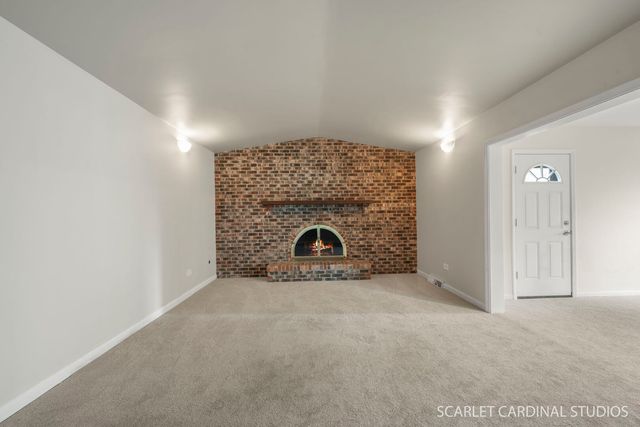 907 Secretariat Drive, Naperville, IL 60540