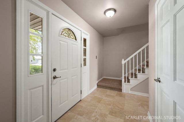 907 Secretariat Drive, Naperville, IL 60540