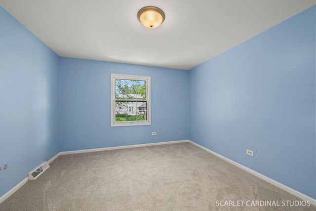 907 Secretariat Drive, Naperville, IL 60540