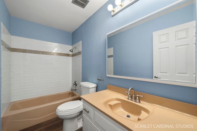 907 Secretariat Drive, Naperville, IL 60540