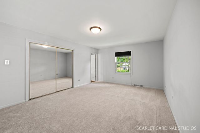 907 Secretariat Drive, Naperville, IL 60540
