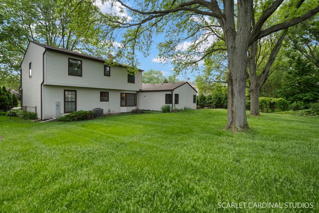 907 Secretariat Drive, Naperville, IL 60540