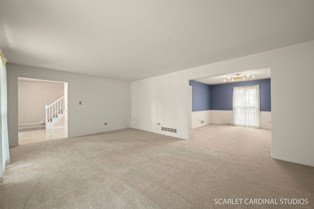 907 Secretariat Drive, Naperville, IL 60540