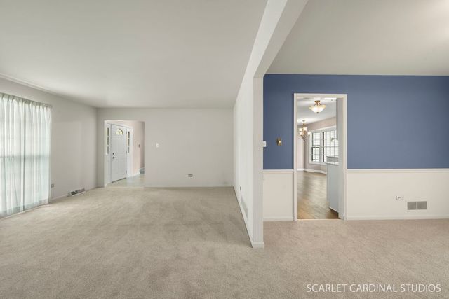 907 Secretariat Drive, Naperville, IL 60540