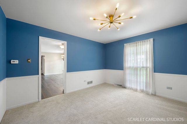907 Secretariat Drive, Naperville, IL 60540