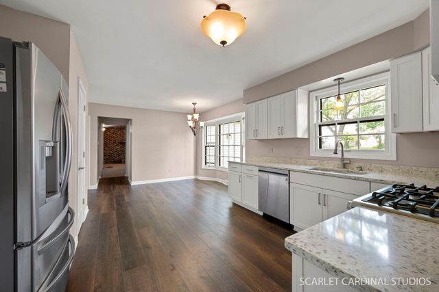 907 Secretariat Drive, Naperville, IL 60540