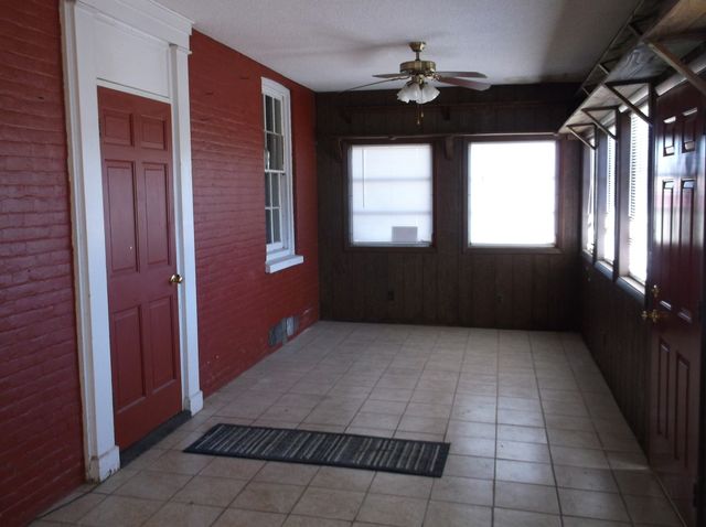 1322 W Peru Street, Princeton, IL 61356