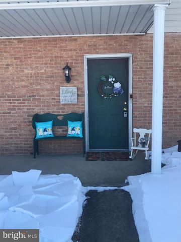 22 COVINGTON DR, Manchester, PA 17345