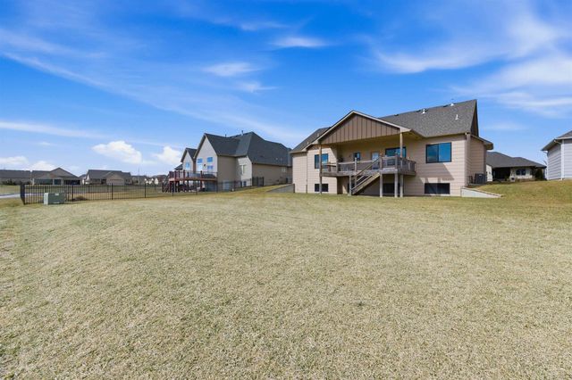 7905 E Turquoise, Bel Aire, KS 67226