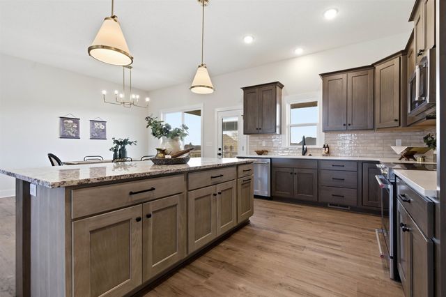 7905 E Turquoise, Bel Aire, KS 67226