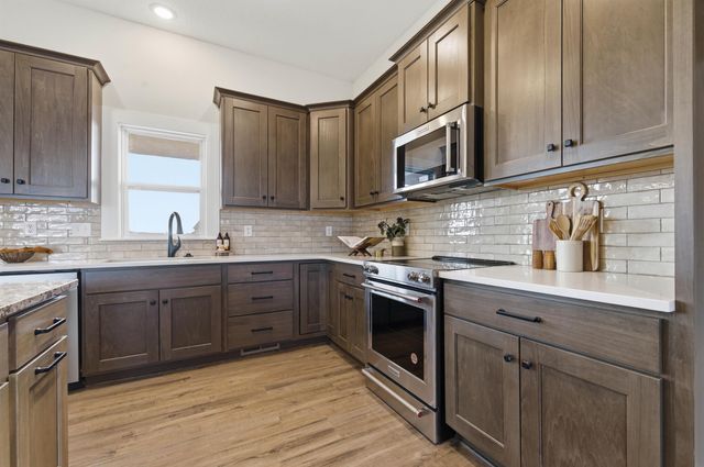 7905 E Turquoise, Bel Aire, KS 67226