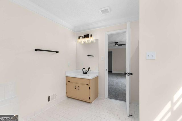 2250 Ridge Forest Drive, Grayson, GA 30017