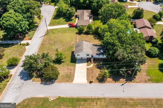 2250 Ridge Forest Drive, Grayson, GA 30017