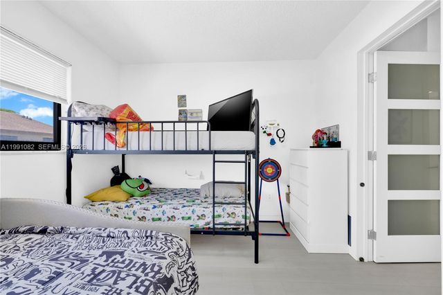 5362 W 24th Ave 117, Hialeah, FL 33016