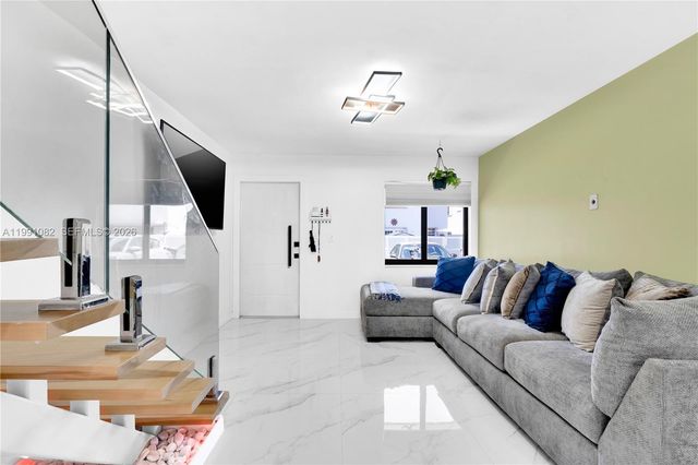 5362 W 24th Ave 117, Hialeah, FL 33016