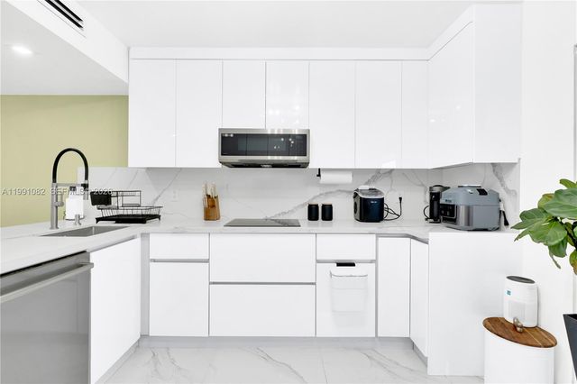 5362 W 24th Ave 117, Hialeah, FL 33016